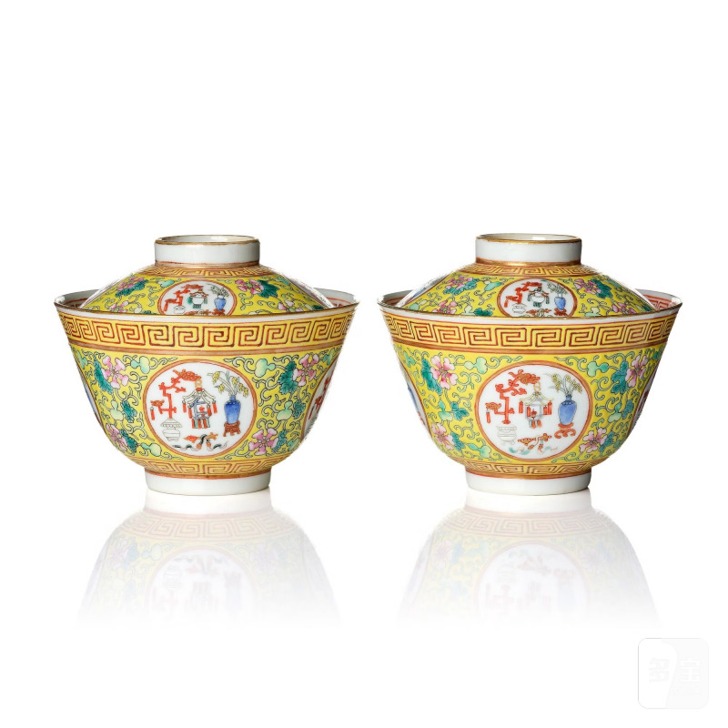 A pair of yellow ground 'medallion' bowls with covers,